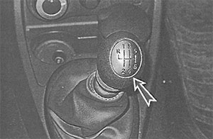 Рукоятка рычага переключения передач Nissan Terrano